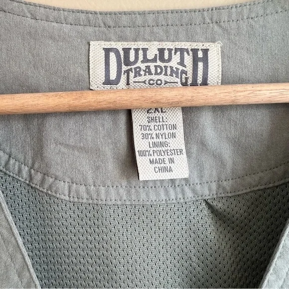 DULUTH TRADING CO Men’s Green Utility Vest in size 2XL Lined, Full Zip, Pockets - Picture 3 of 6